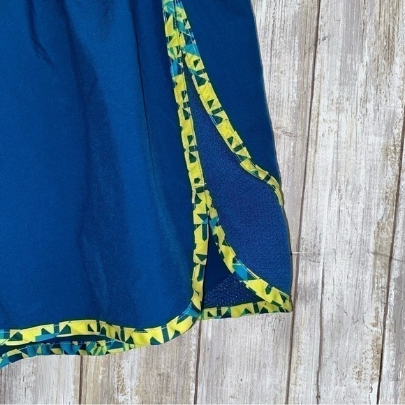 Under Armor Blue Semi Fitted Running Shorts - Picture 2 of 6